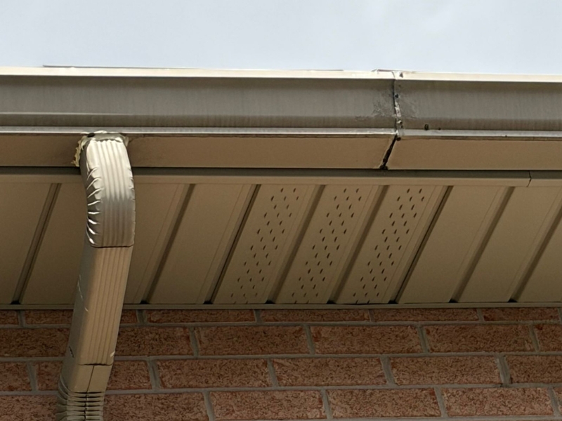 Eavestrough Cleaning 1